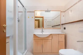 Apartamento 'Dimora La Quiete' com vista para a montanha, terraço privado e varanda - Image 2