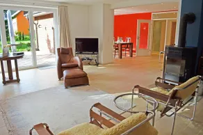 Top bungalow moderno con attrezzature di alta qualità e stufa per famiglie - Image 2