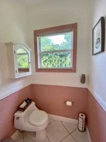 Delightful 3 bedroom home on over 1 acre - Image 5