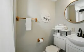 Carriage House Retreat 2 - Image 4
