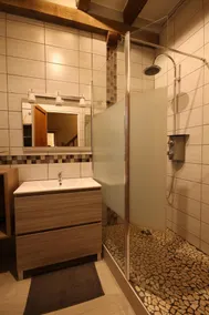 Nel villaggio di Bèze c'è un piccolo angolo tranquillo: Le Gîte des Remparts - Image 2