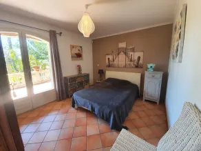 Mas provencal, with swimming pool, pool house, near the sea, trade - Image 4