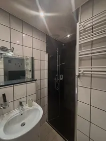 Appartamento-Bagno privato con doccia-Zweibettzimmer - Image 4