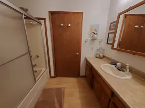 Hog Heaven-Lakefront-2 Kitchens, 2 Living Areas, Private & Wooded - Image 4