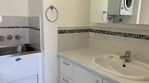 Subiaco U6 Ocean Views & Pool Access - Image 2