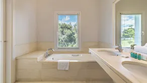 ELEGANT VILLA FOR GOLFERS: OUTDOOR BBQ, POOL AND SOLARIUM, PLUS HOME CINEMA ROOM - Image 4