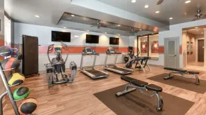 Landing | Amazing 2BD, Pool, Gym - Image 3