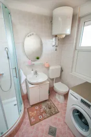 Beautiful Sea View Apartment Pula - Image 2