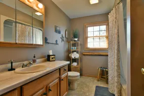 Spacious cabin for any type of get away! Minutes away from dozens of activities! - Image 5