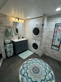 Peaceful Lakeside Living - Sleeps 12 - Image 3