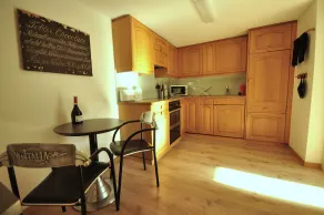 Spacieux, lumineux avec vue imprenable.  Pour 4 personnes.   Parfait pour une escapade. - Image 5