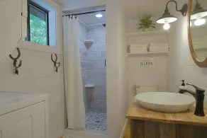 Completely restored cabin on the banks of the Blue River! - Image 4