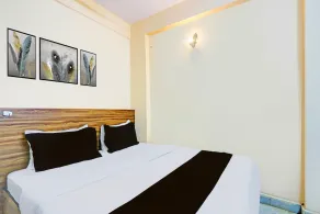 Super Deluxe Room Laxmi Residency - Image 5