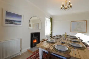 Beautifully positioned farmhouse overlooking hills and sea - Image 5