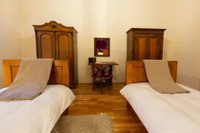 1BR apartment with terrace and private parking - Image 5