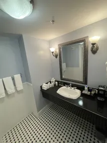 Oceanfront Suite with Private Balcony and Lazy River - Image 4