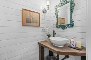 Hows Manor - Luxury Historic Farmhouse Circa 1840 - Image 5