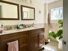 Hudson Valley Charming Cozy Farmhouse - Image 3