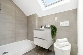 Lacon House 2-Bedroom Penthouse - Image 2