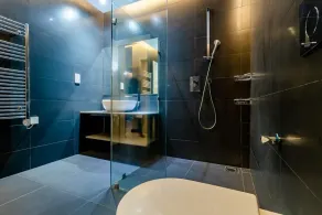 Breathtaking views from a Modern, 2 bed apartment in Westlands, Nairobi - Image 5