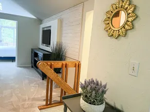 Nicely Decorated 3 Bd LAKESIDE CLUB #56 - Close to Ski Hills + Indoor pool! - Image 3
