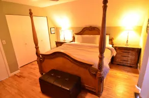 Offrez-vous le luxe! Profitez du bain à remous dans ce chalet de montagne! - Image 3