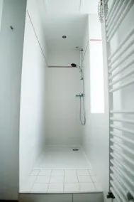 Stort gammelt renoveret hus med pejs og billard - Image 5