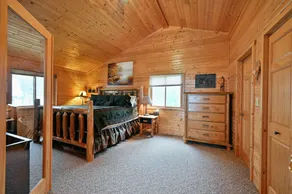 Twin Pines: Dog-Friendly Lakefront Cabin w/ Private Dock & Kayaks - Image 5