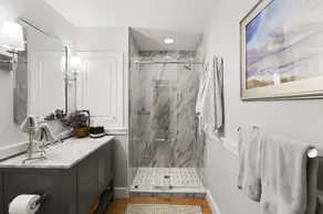 East Hampton Designer home close to Village with heated pool. - Image 3