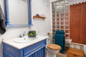 Renoverat studiolägenheter i den andalusiska hus på sjön - Image 2