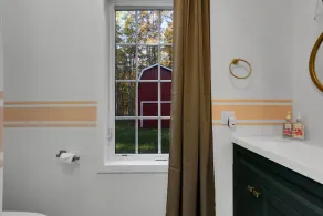 Hot Tub/ Cottage on Crowe River / Acc 4 Adults + 2 children/ pets - Image 3