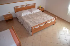 Holiday apartment with satellite TV and internet access - Image 5