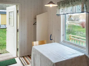 4 person holiday home in HÄLLEVADSHOLM-By Traum - Image 3