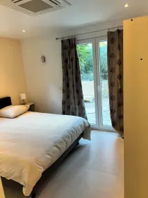 Superb 3-suite apartment with 3 terraces - Image 2