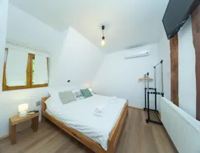 Yeti Cabin - Image 5