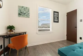 🌟Downtown Pensacola Getaway!🌟 Fenced in yard for fur babies! - Image 5
