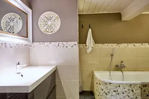 My North Star Lovingly renovated thatched house with garden and view to DK - Image 4