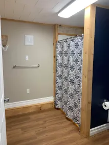 Ocean Breeze offers modern amenities in a renovated saltbox house. - Image 3