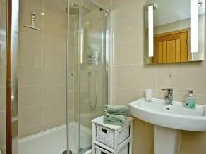 Alojamiento de 3 habitaciones en Cricket St Thomas, near Chard - Image 4