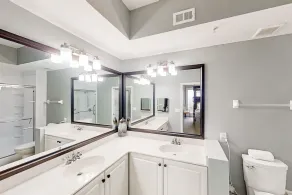Luxurious oceanfront condo with private balcony, 2 pools, and beach access - Image 2