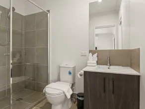 Tranquil 2BR Retreat with Local Charm and Comfort - Image 2