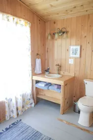 Unique Coastal Maine Flower Farm Stay - Image 3