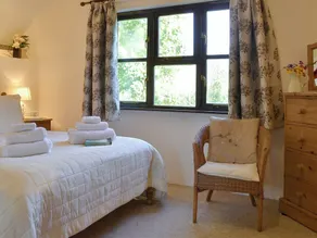 2 bedroom accommodation in Derriton, near Holsworthy - Image 3