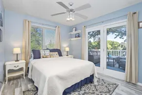 Silver Lake Retreat: Private Lake Access & Swimming Pool, Sandy Beach, Fire Pit - Image 4