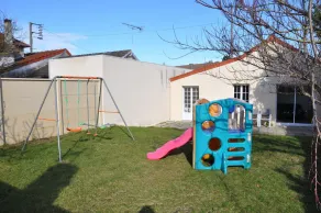 Pretty seaside house with terrace and south-facing garden. Rated 3* - Image 3