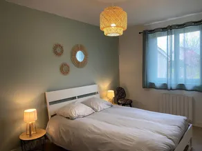 Maison de charme à Villeneuve sur Allier, jardin paisible, idéal pour 4 pers., linge fourni - Image 5
