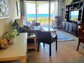 Tropical Paradise Oceanfront Condo - Pool and Restaurant - Image 4