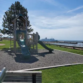 Recently renovated 2 bedroom house with view of the Souris Harbour & marina. - Image 2