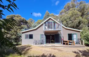 Family sized Forest cabin with outdoor bath,  fire,  only 50 minutes from Hobart - Image 3