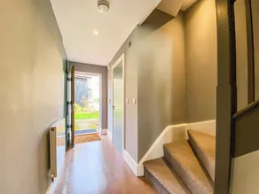 4 bedroom accommodation in South Cerney - Image 2
